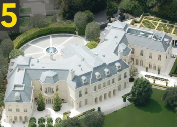 The Famous Hulk Hogan House Clearwater Beach, Get The Inside Scoop Here!