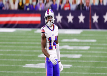 Start or Sit David Montgomery? Simple Tips to Decide!