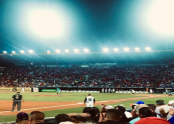 La Rinconada Baseball Stadium or Estadio Monumental: Whats better?