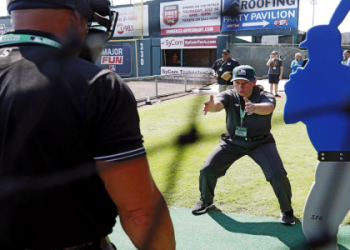 Major league umpire salary: how much do they really make?