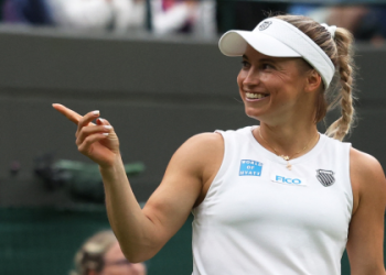 Looking for Brandon Nakashima vs Ugo Humbert predictions? Get expert insights on who might win this tennis battle.